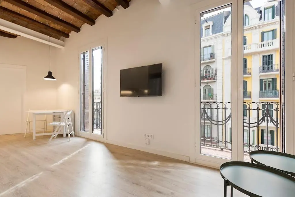 Modern And Bright Apartment Well Located In Gracia バルセロナ 0*,  スペイン