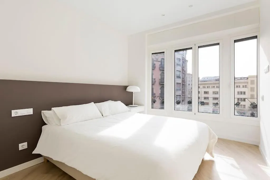 Modern And Bright Apartment Well Located In Gracia 바르셀로나 0*,
